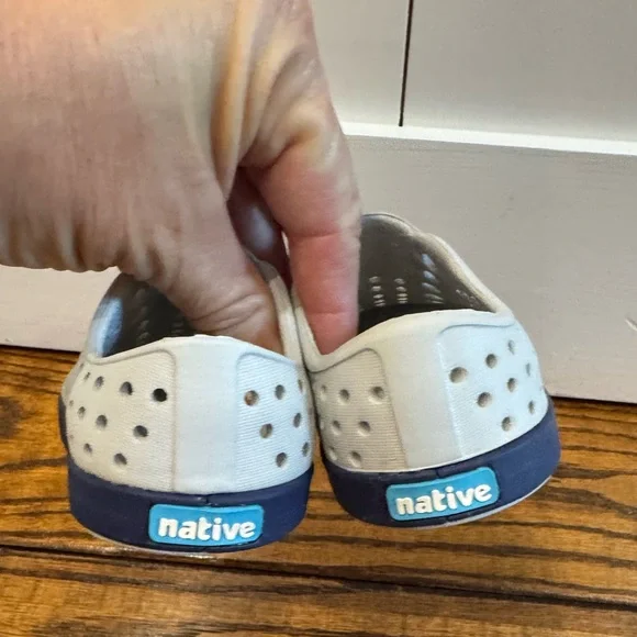 NWOT Toddler Boys Native Shoes Size 5 - Picture 6 of 8